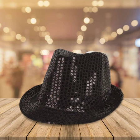 Kapelusz z cekinami
