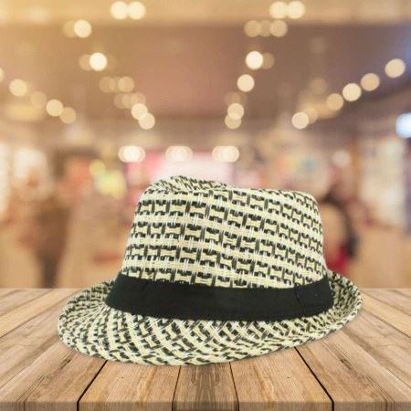 Kapelusz z cekinami