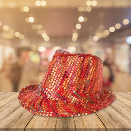 Kapelusz z cekinami